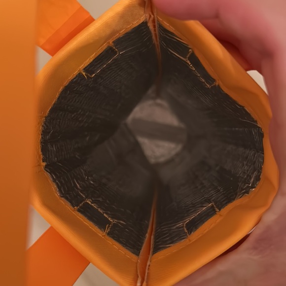 Veuve Clicquot Champagne Brut Bag - Picture 8 of 10